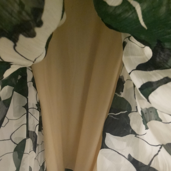 Katia dress, size med, green, black, cream, and beautiful gold design. - Picture 4 of 7